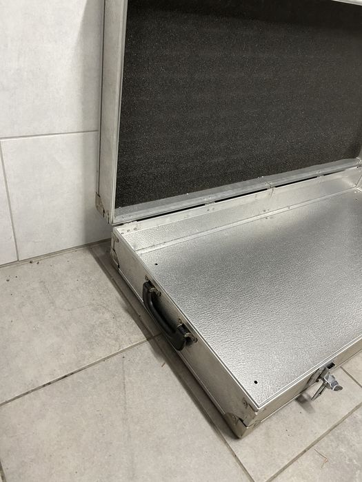 Skrzynia aluminiowa do kampera vana na sprzęt muzyczny
