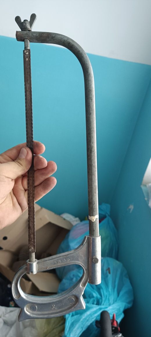 Продам ножовки по металлу и дереву.