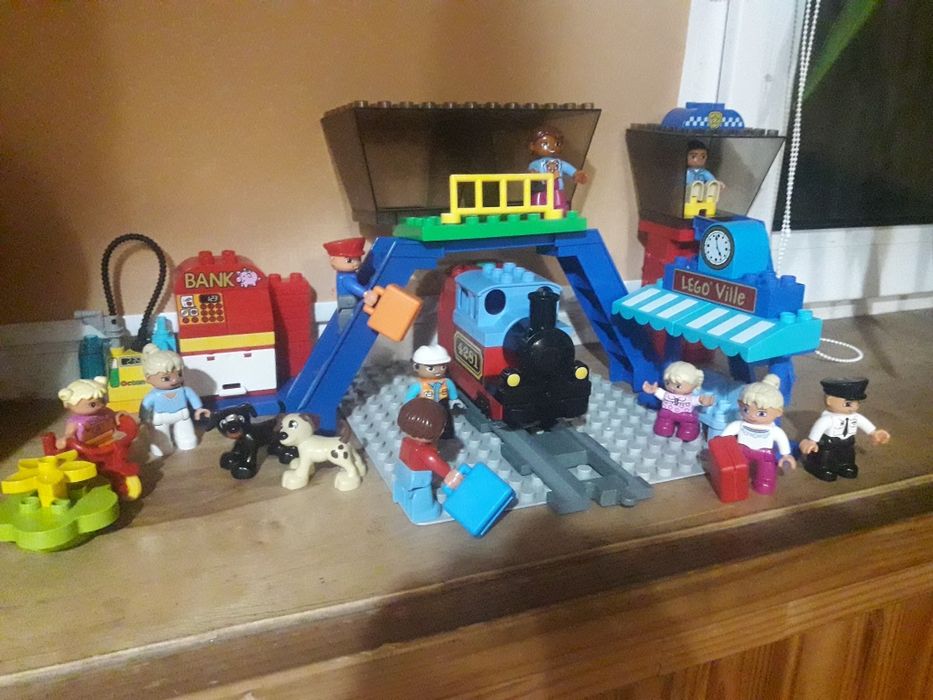 Lego duplo надземний пішохідний міст