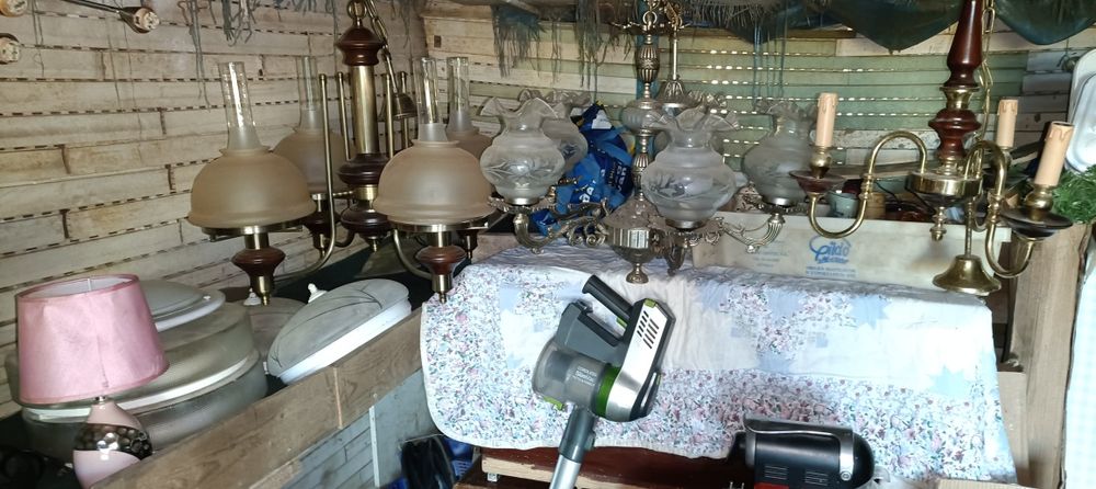 Antiguidades para desocupar ,ler anúncio