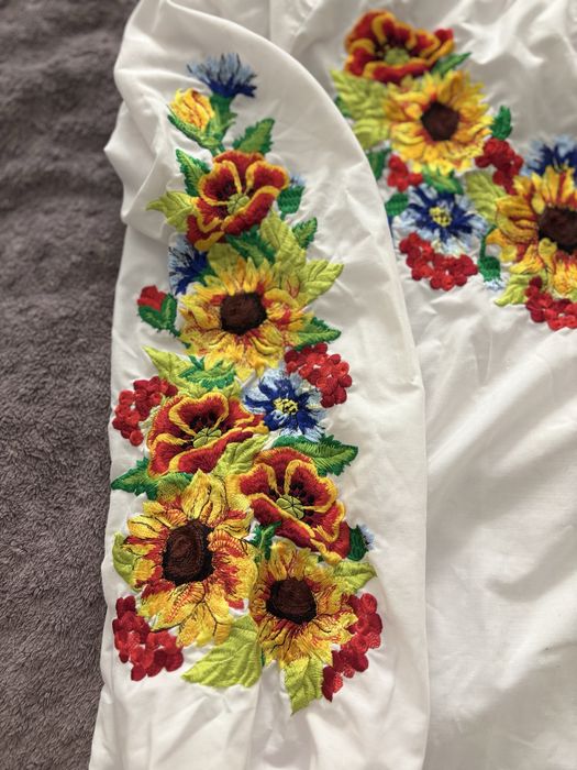 Вишиванка з квітами
