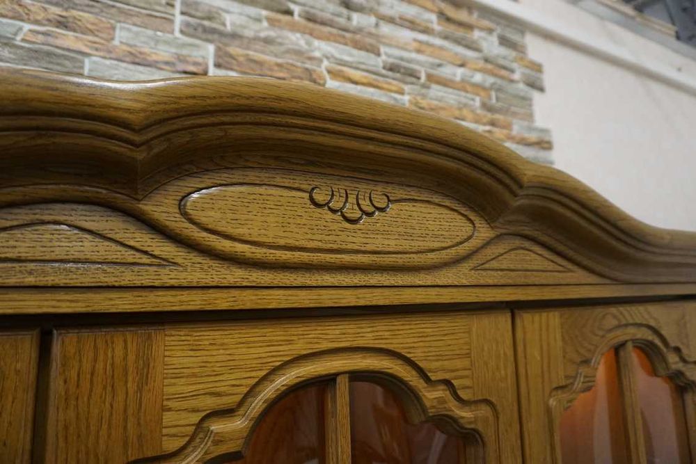 witryna z komodą dębowa szeroka podświetlana szer. 222 cm    p-994