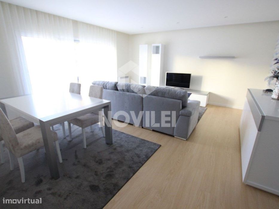 T2 Semi-Novo, Mobilado e Equipado junto ao Centro de Leiria.