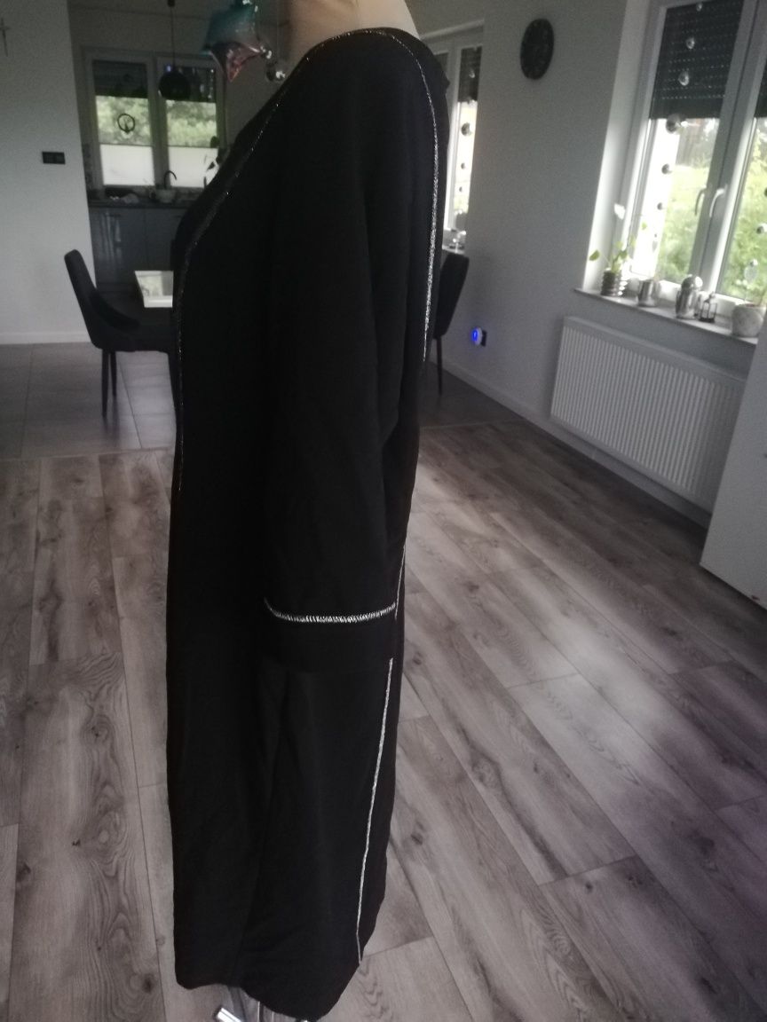 R. 48 plus size czarna sukienka z srebrnym obszyciem rękaw 3/4
