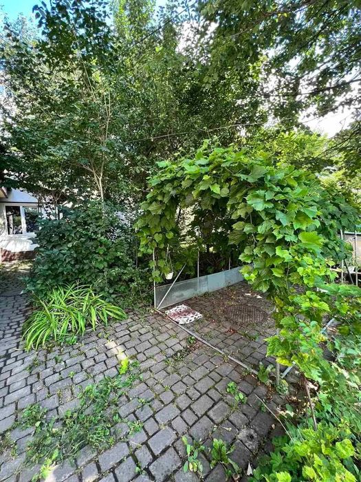 Оренда! 2 кімнатна з індивідуальним опаленням поруч парку Шевченка!