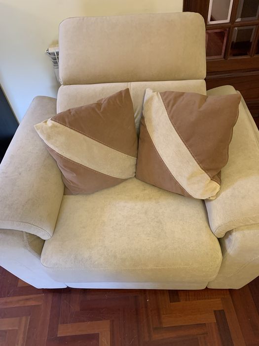 Sofá grande, forte, robusto e bom -Como novo!