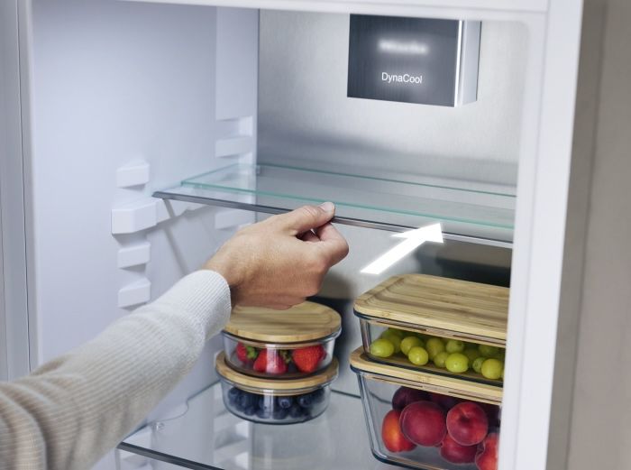 Вбудований холодильник з морозильною камерою Miele KFN 7844 C | новий