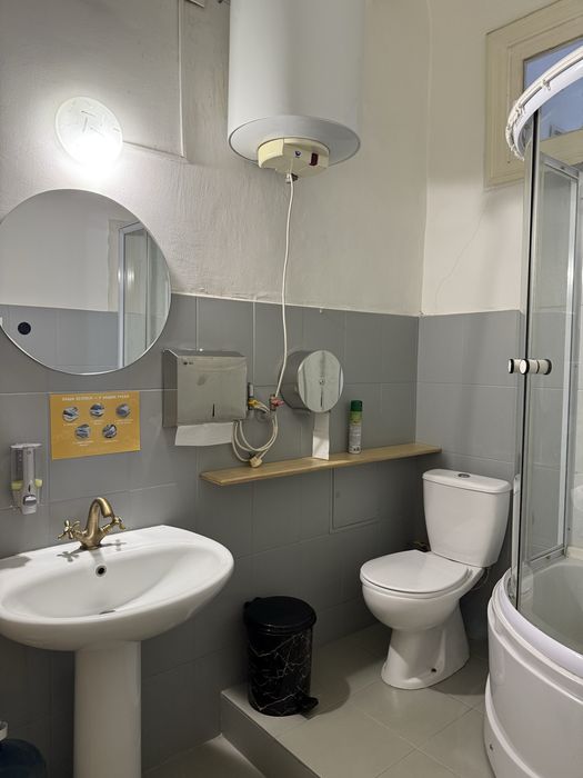 Хрещатик 21; Приміщення кабінетного типу 75 кв.м