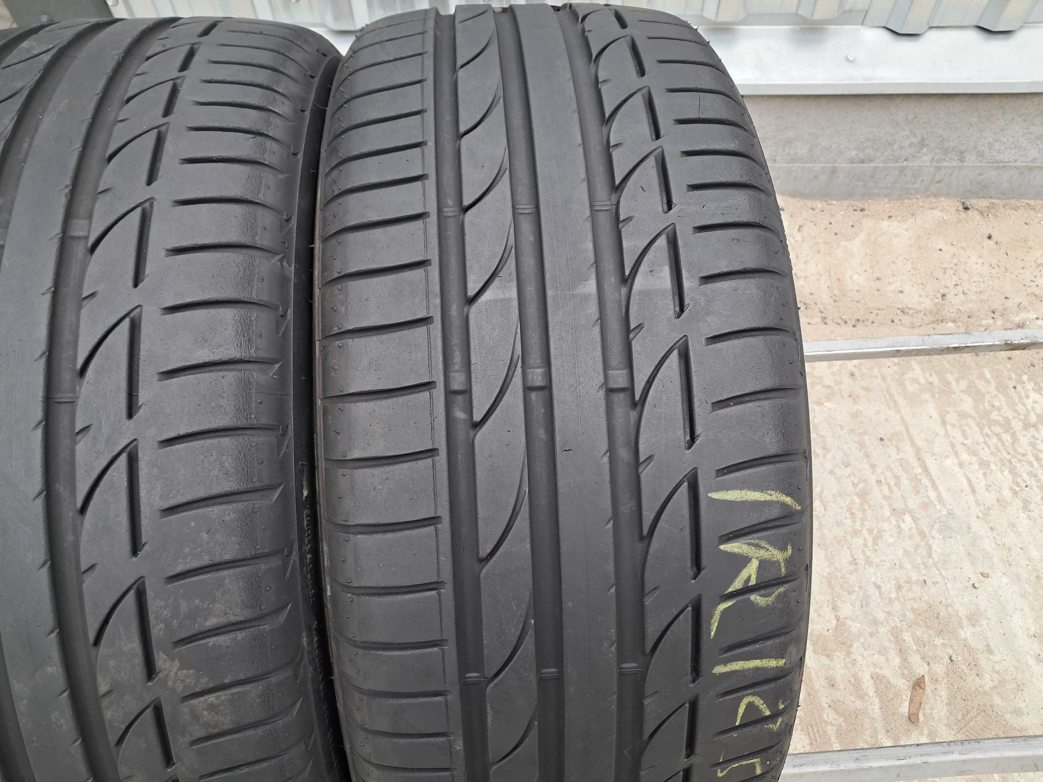 Резина літо 85% протектор Bridgestone 235/40 R19 Potenza S001