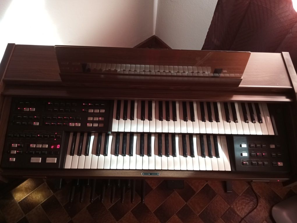 Piano completo novo