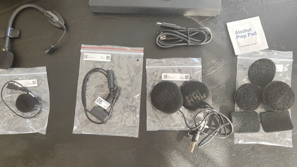 Interkom Cardo Packtalk Custom Bold JBL DMC mesh Bluetooth edge