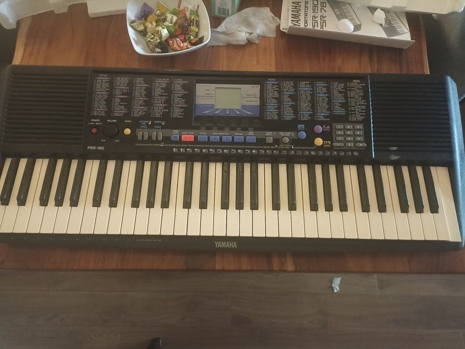 Yamaha PSR 190 keyboard organy 61 klawiszy