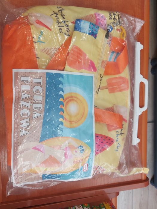 Kolorowa torba plażowa z kosmetyczką, termiczna firmy Adbor