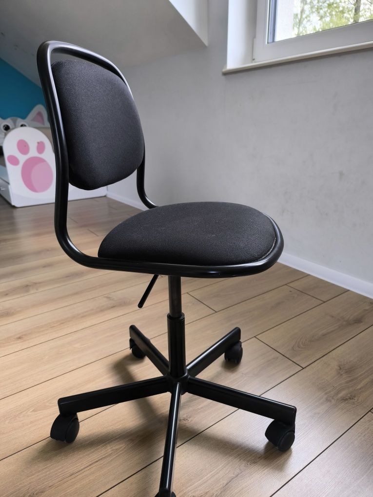 Krzesło obrotowe dla dziecka czarne ikea