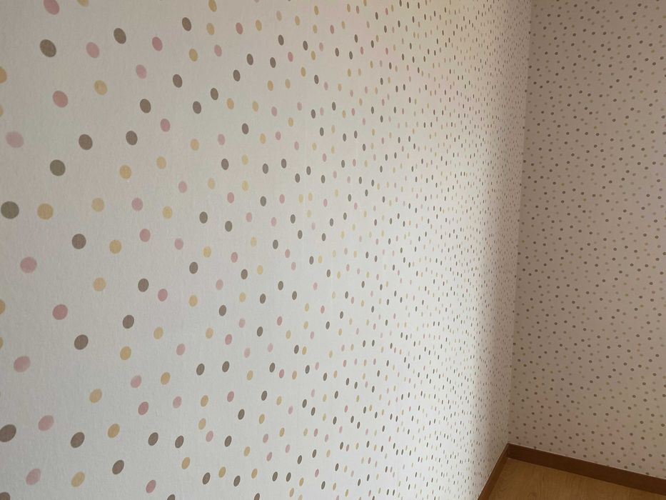 Colocação de papel de parede