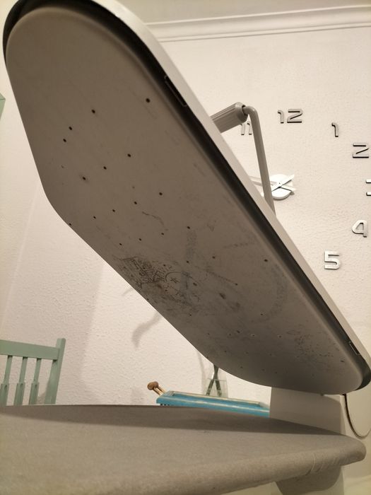 Tábua de Passar a ferro a Vapor - SINGER