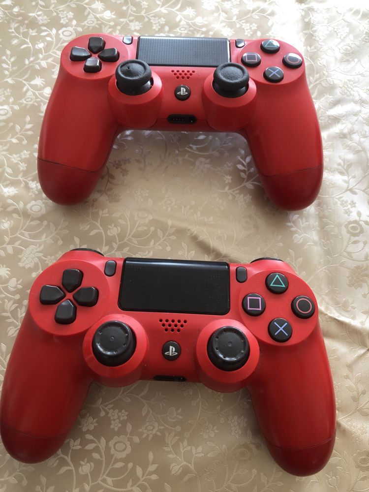 Ps4 slim (500 G) + pady , ładowarka , gry