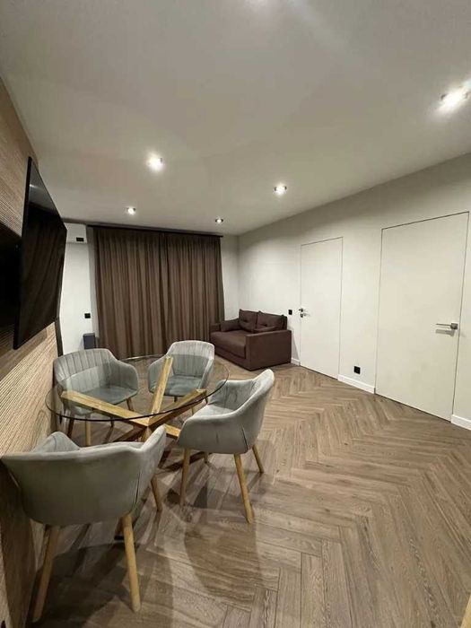 Продам 3к квартиру в центре с современным ремонтом средина Поля Кирова