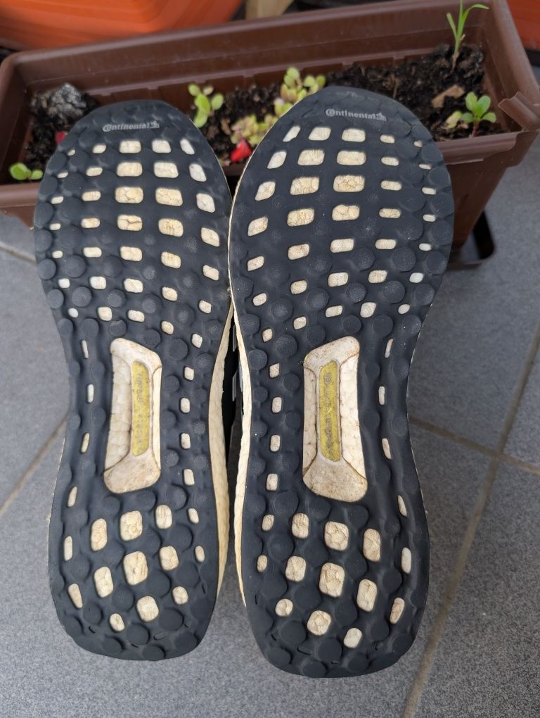 Buty Adidas Ultra Boost 4.0 Show Your Stripes Black [AQ007l62] 45 1/3