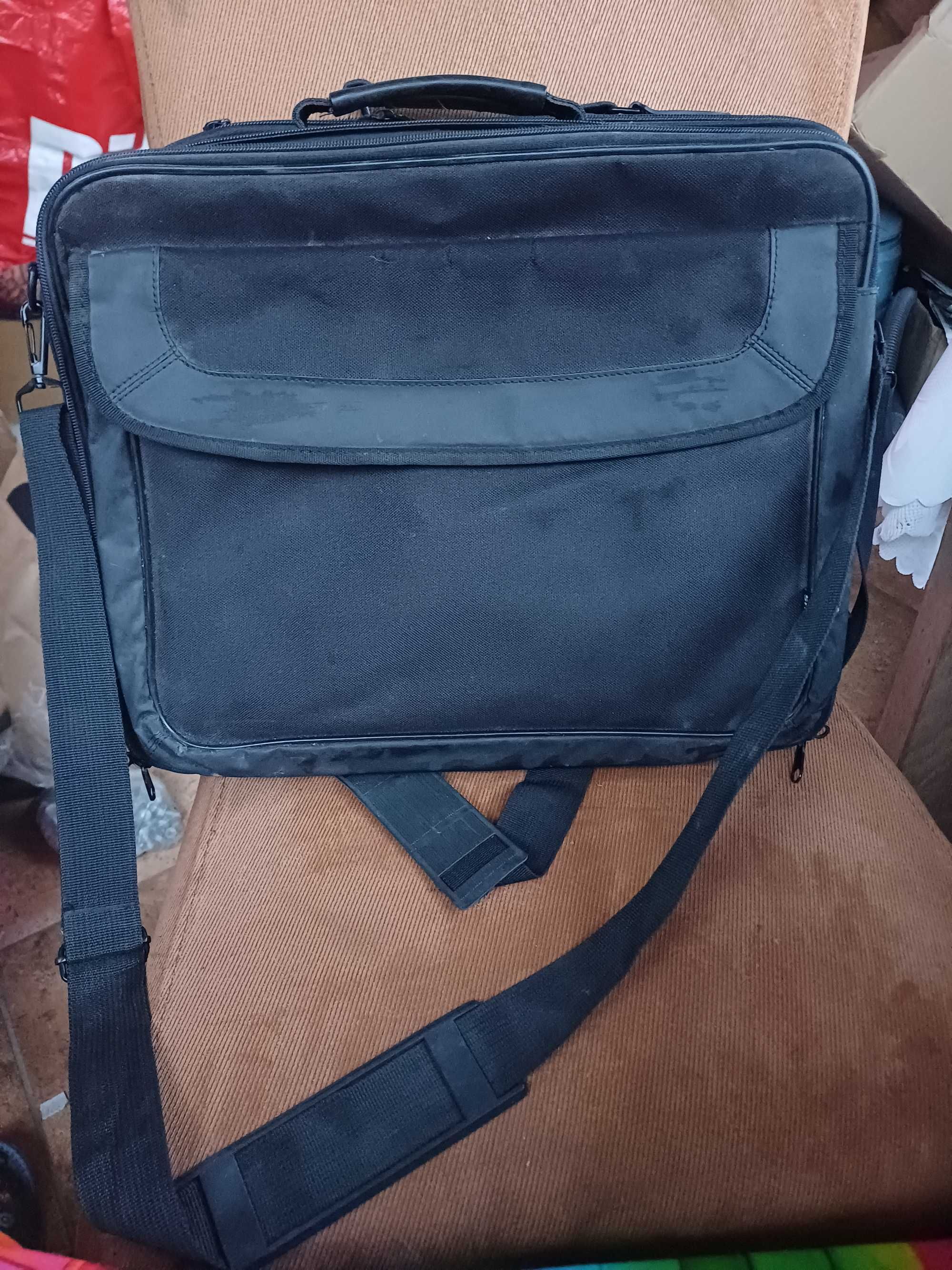 Torba na laptopa w kolorze czarnym