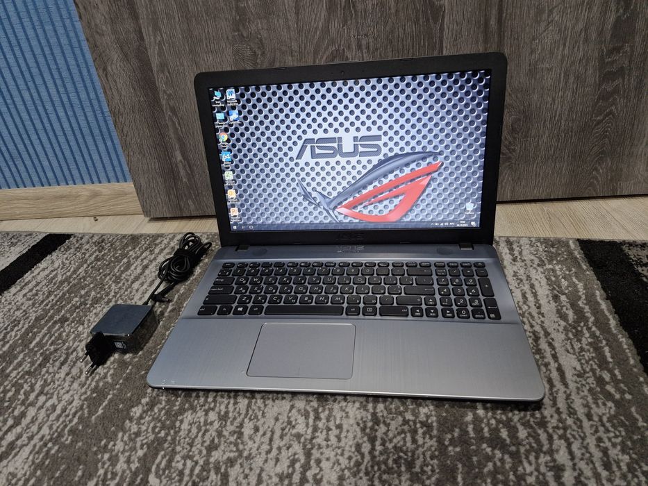 Ноутбук Asus R541S+Celeron N3060+2Гб+1000ГБ HDD *Рабочий ноутбук*.