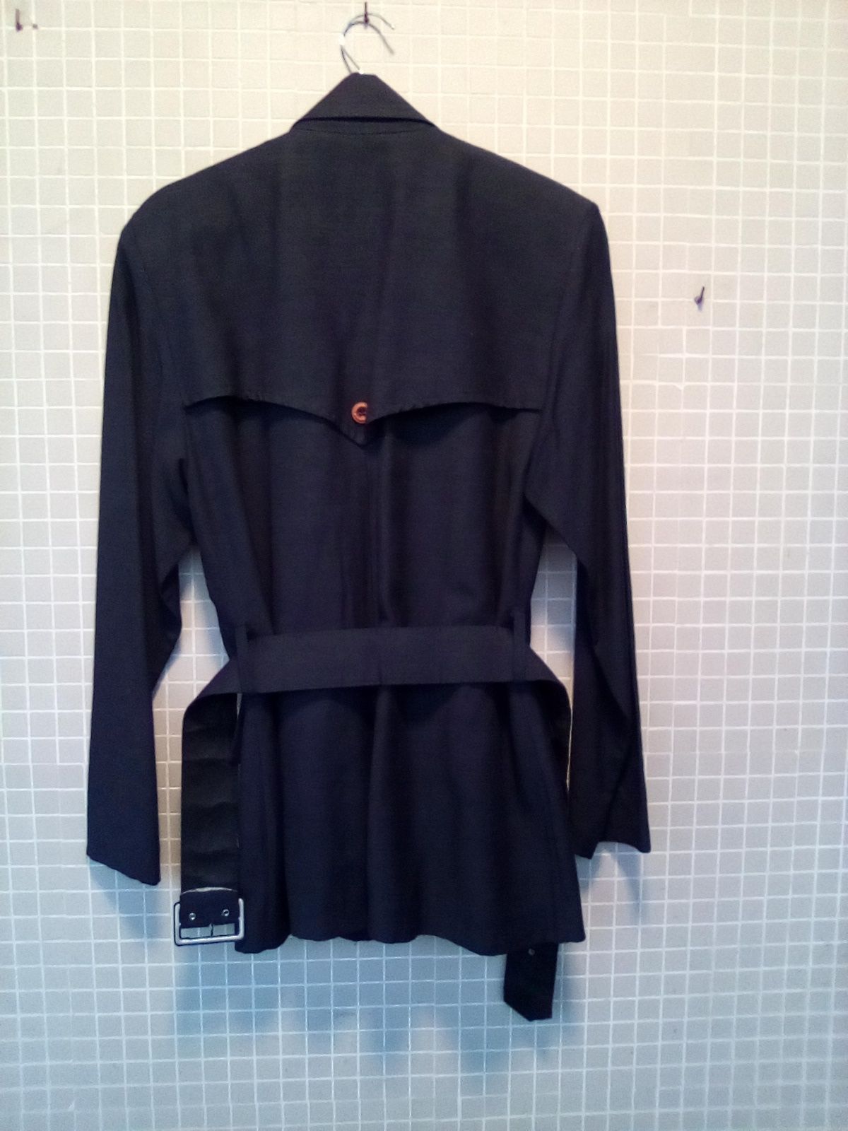 Parka em linho côr azul marinho.