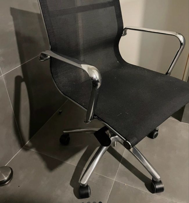 Cadeira escritotio - despachar - excelente estado