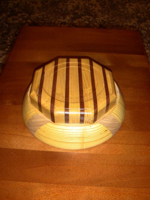 Деревянная миска тарелка