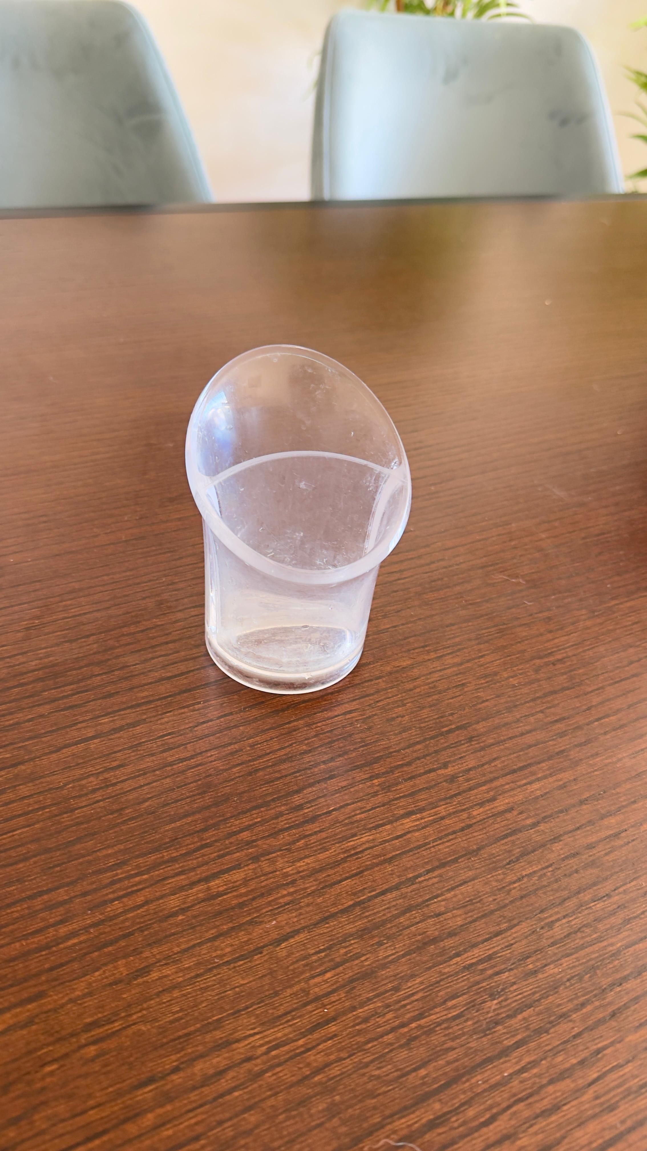 Kit casa de banho – dispensador e copo acrílico