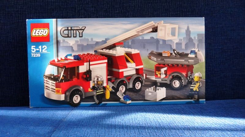 Lego City-wóz strażacki FIRE TRUCK 7239