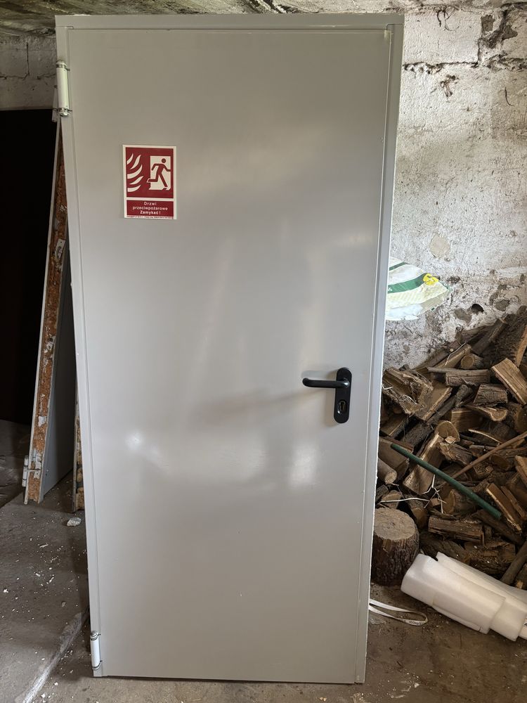 Drzwi stalowe metalowe techniczne przeciwpożarowe  El30 El60