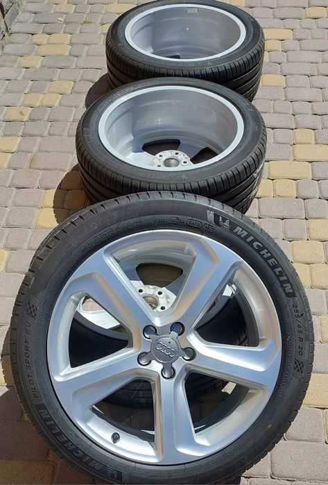 Диски Audi 8r0601025CJ