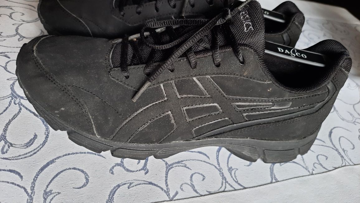 Buty do biegania firmy ASICS