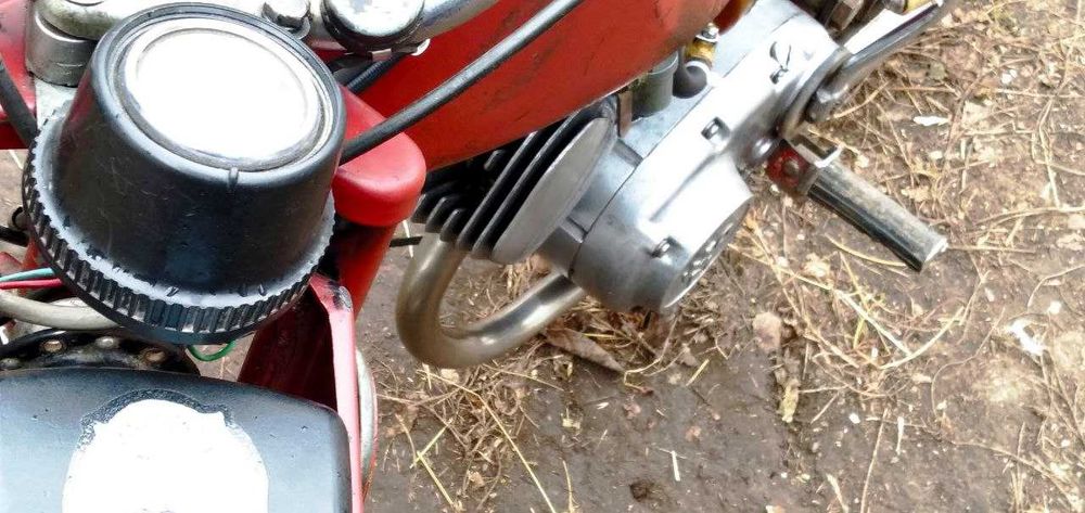 Продам мопед Карпати в дуже хорошому технічному стані з купою деталей