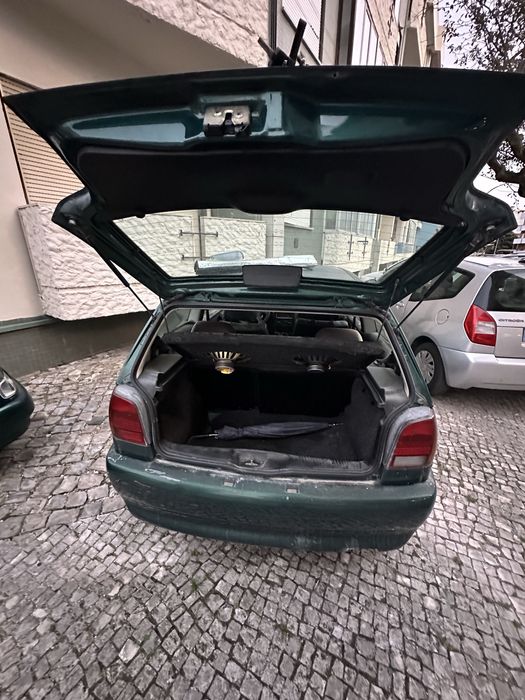 Carro antigo , mas valente. Motor funcionando direitinho.