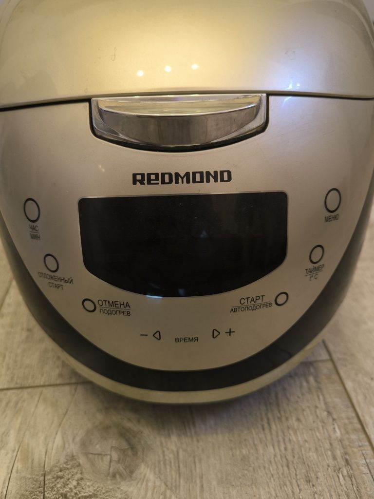 Multicooker Redmond RMC - M150 uszkodzone z dystrybucji ukraińskiej.
