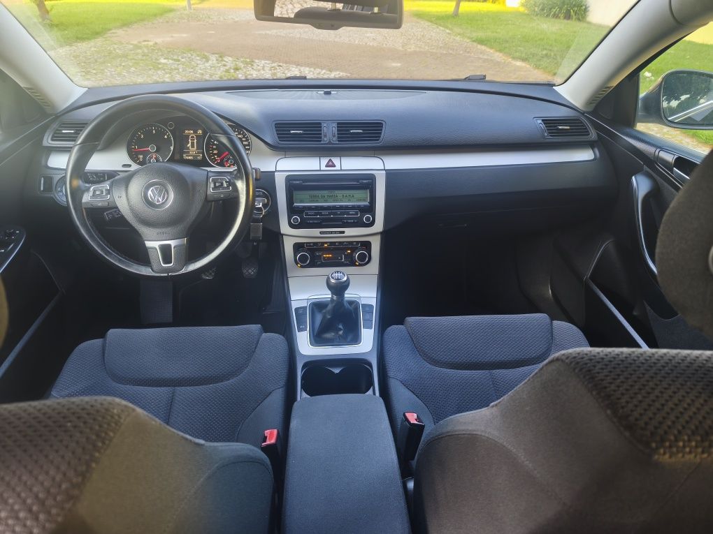VW Passat de 2010 com (170 mil kms)