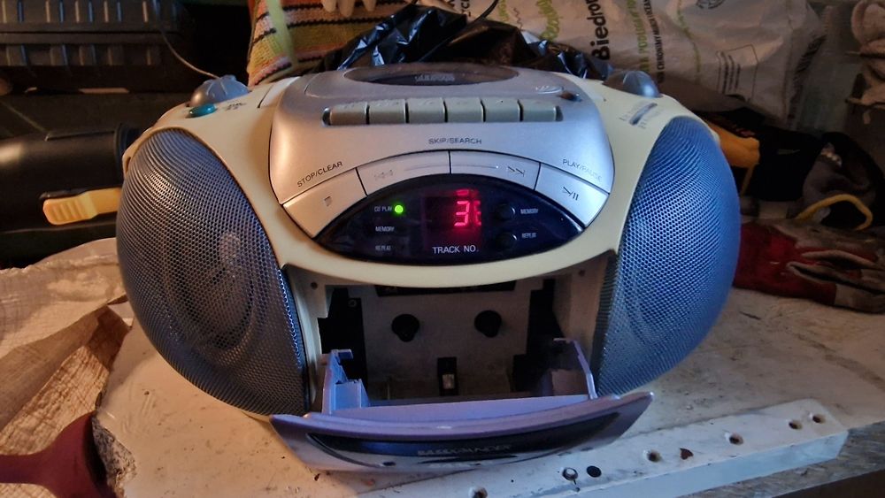 Radio magnetofon cd