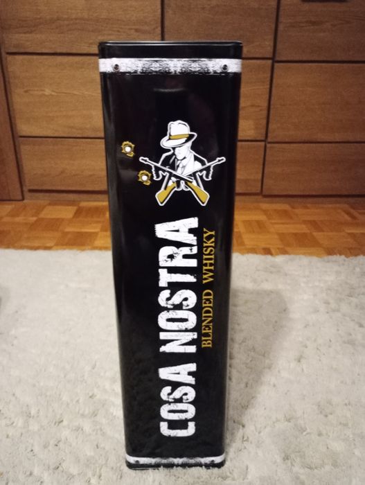 Metalowa skrzynka na drobne rzeczy