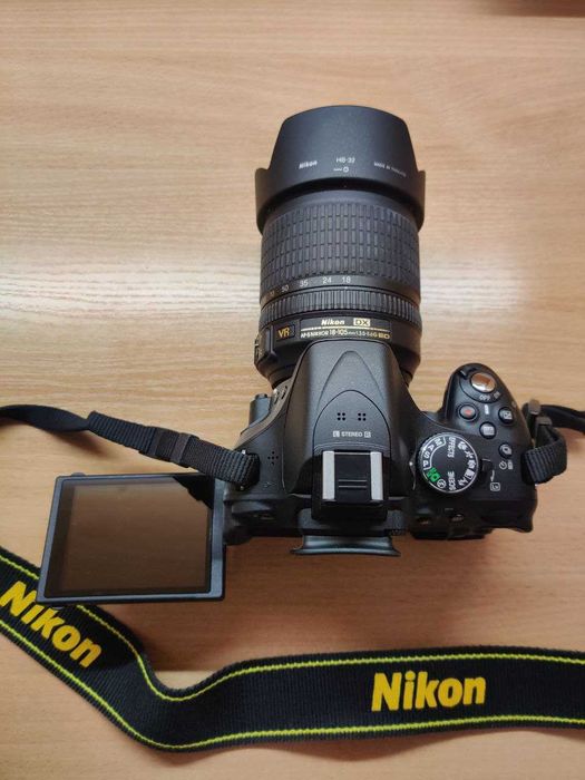 Фотоапарат Nikon D5200 + карта пам'яті 32Гб