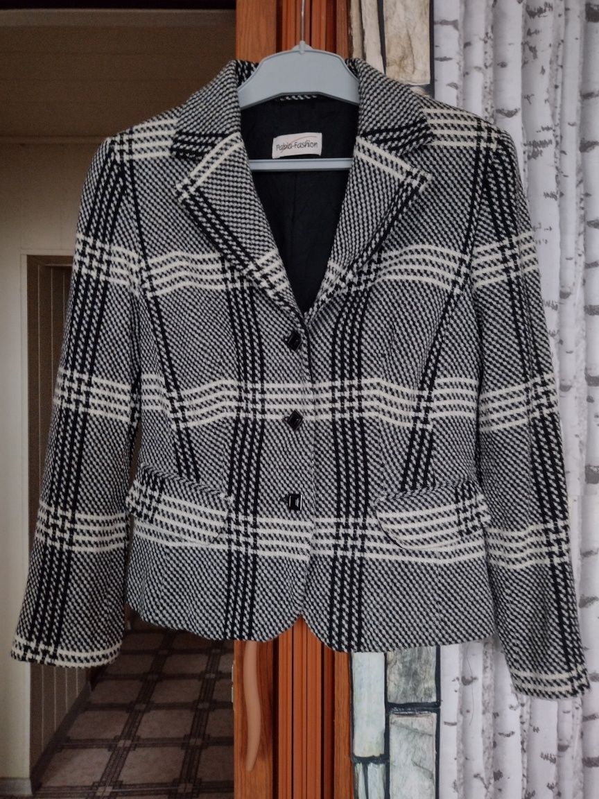 Marynarka w kratę damska elegancka