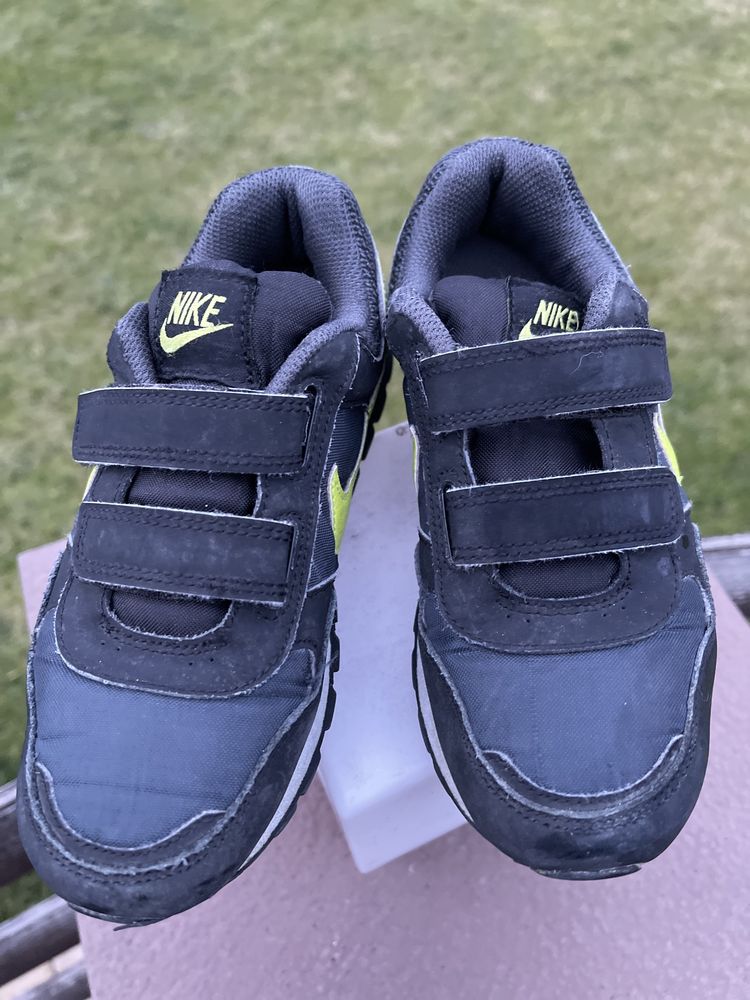 Дитячі оригінальні кросівки Nike