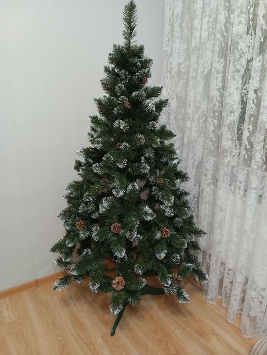 Ялинка лита. Штучна ялинка.Новорвчна ялинка. Штучні ялинки.