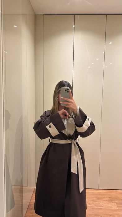 Gabardine castanha da marca TiAmo tamanho único.