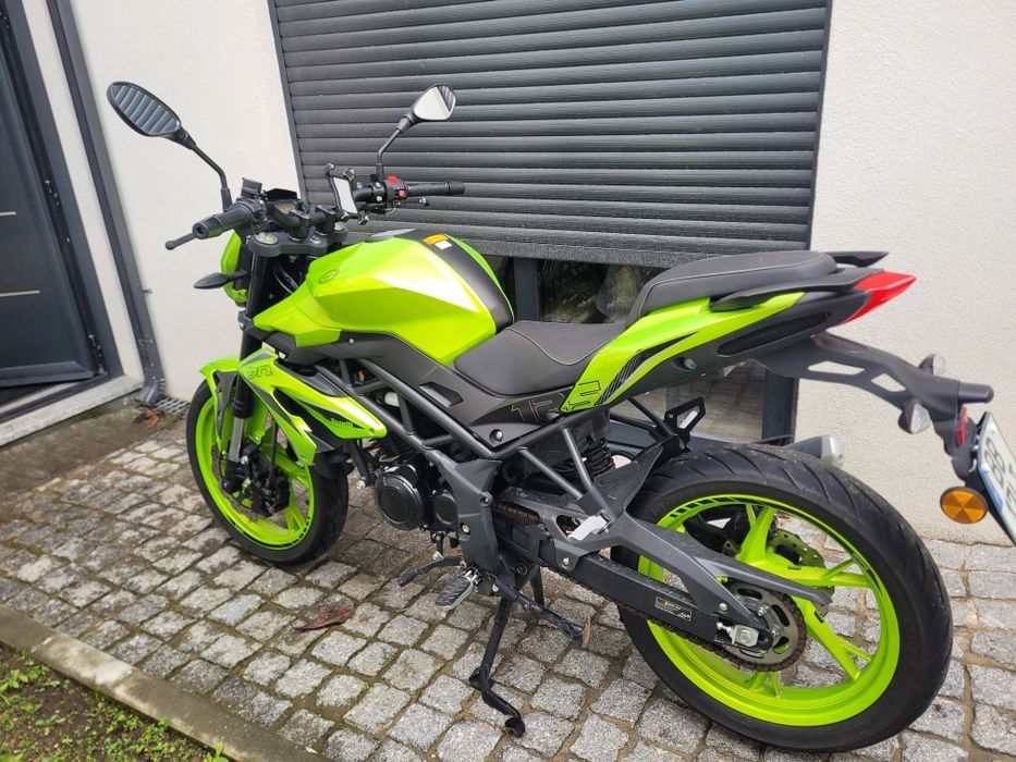 Benelli BN 125 - Ano 2023 - Apenas 3.000 km