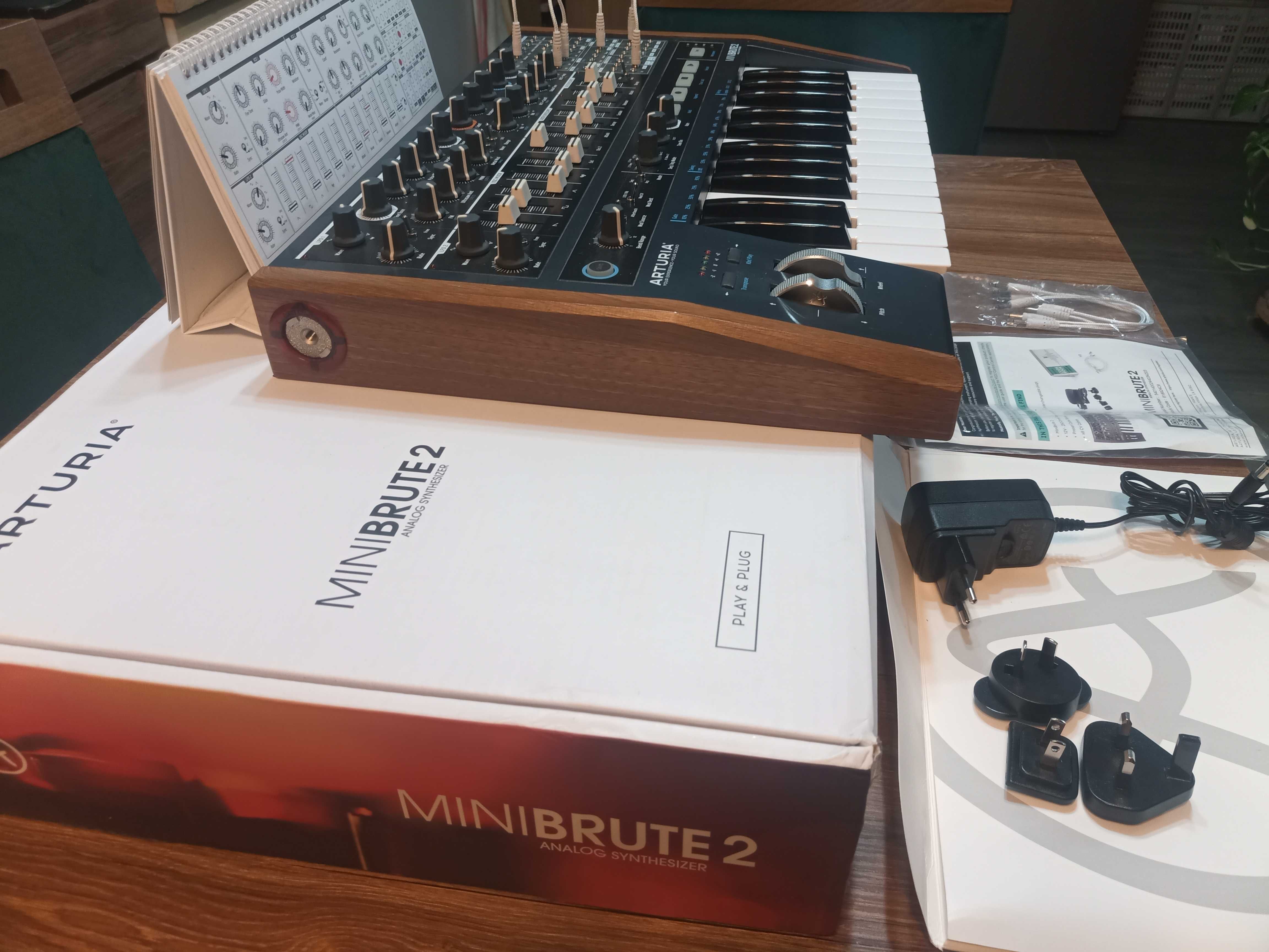 Arturia MiniBrute 2 syntezator analogowy Mini Brute 2