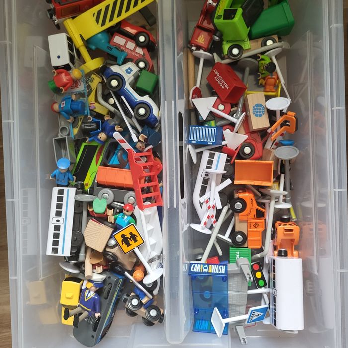 Велика дерев'яна залізна дорога+місто з дорогами, машинами конструктор