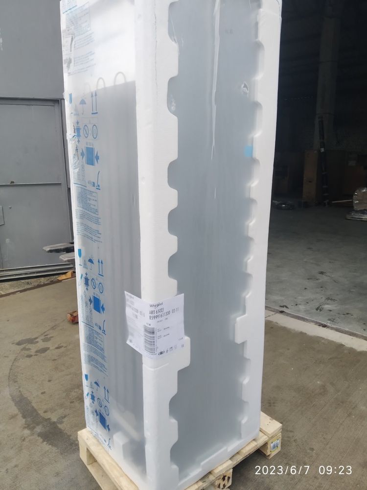 Вбудований холодильник Whirlpool, є в наявності ART65011