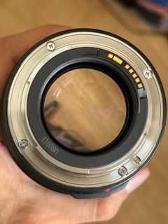 Objetiva Canon EF 35mm f/1.4L USM