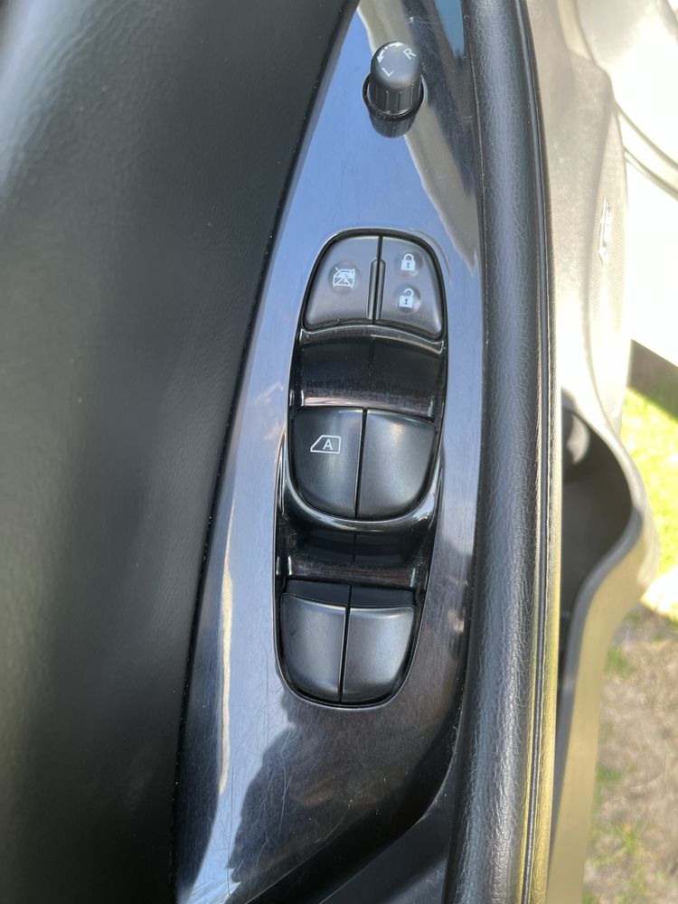 Nissan Leaf 2015 року